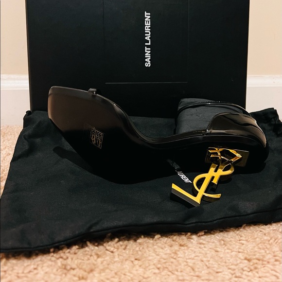 Never Wear Yves Saint Laurent - Picture 4 of 6